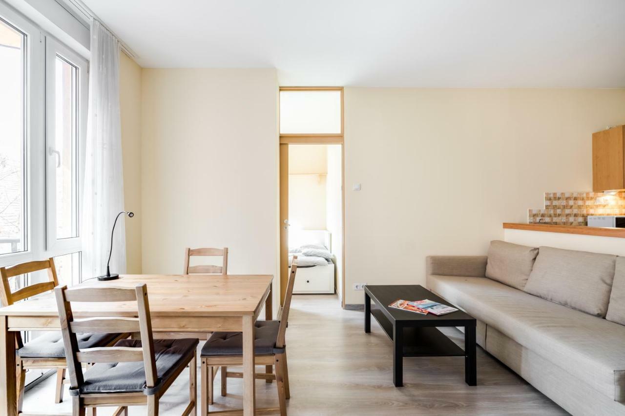 Bpr Vivid Downtown Vibe With Balcony Apartment Budapest Bagian luar foto
