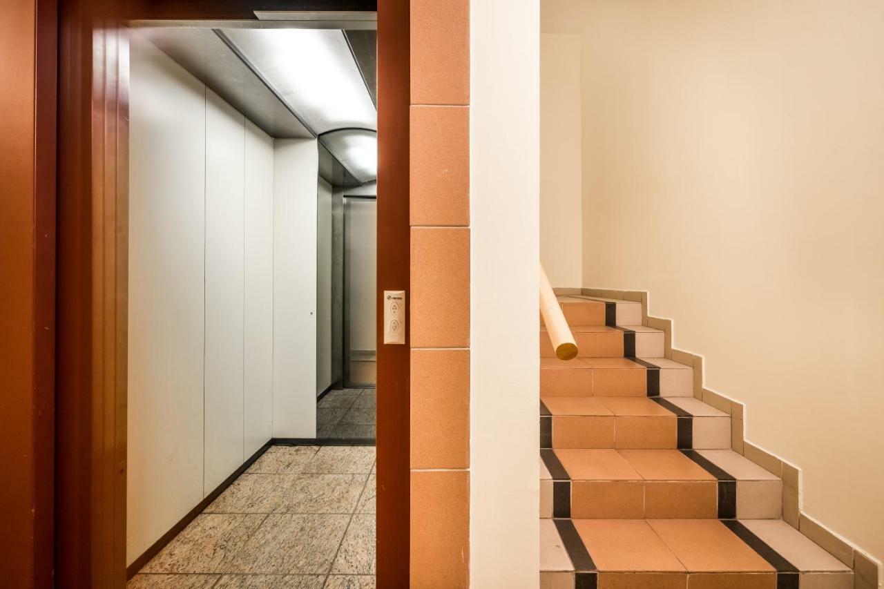 Bpr Vivid Downtown Vibe With Balcony Apartment Budapest Bagian luar foto