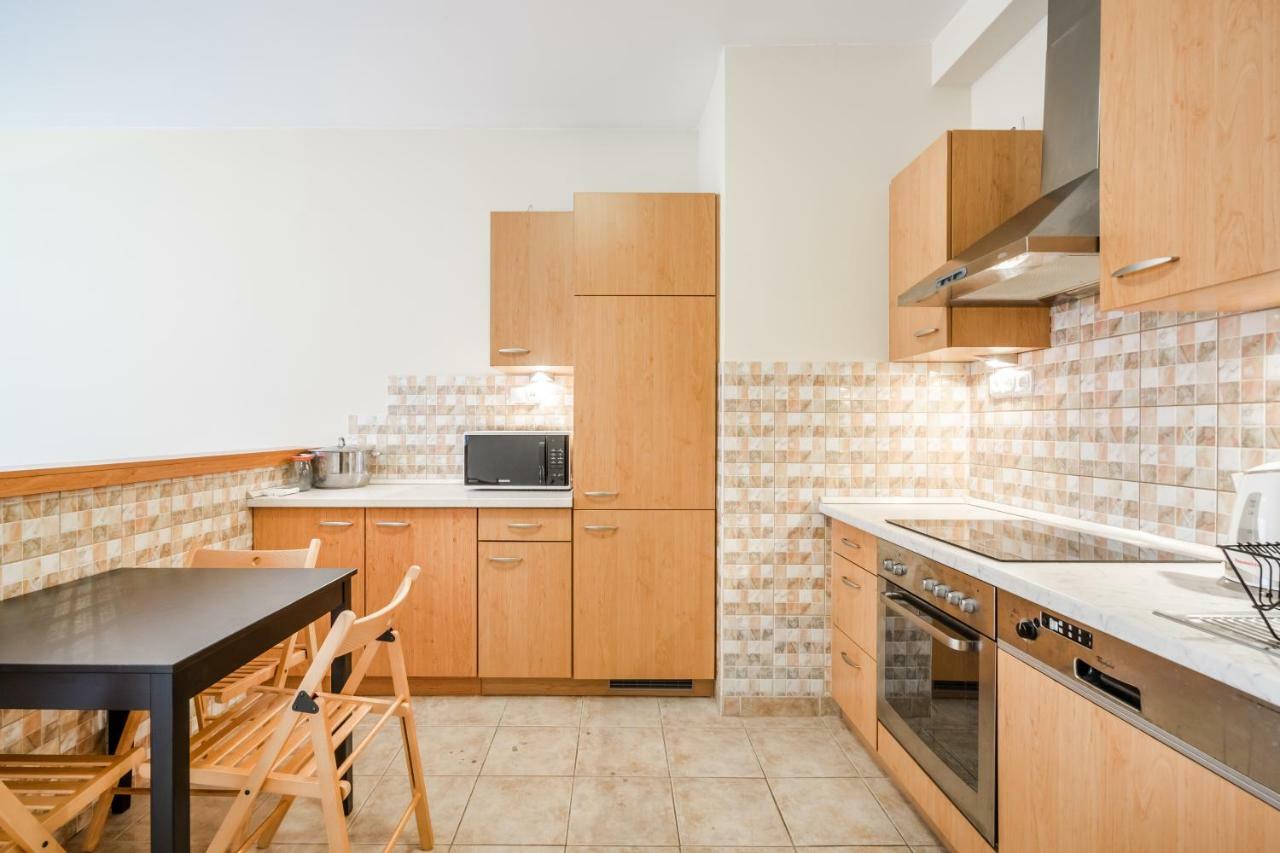 Bpr Vivid Downtown Vibe With Balcony Apartment Budapest Bagian luar foto