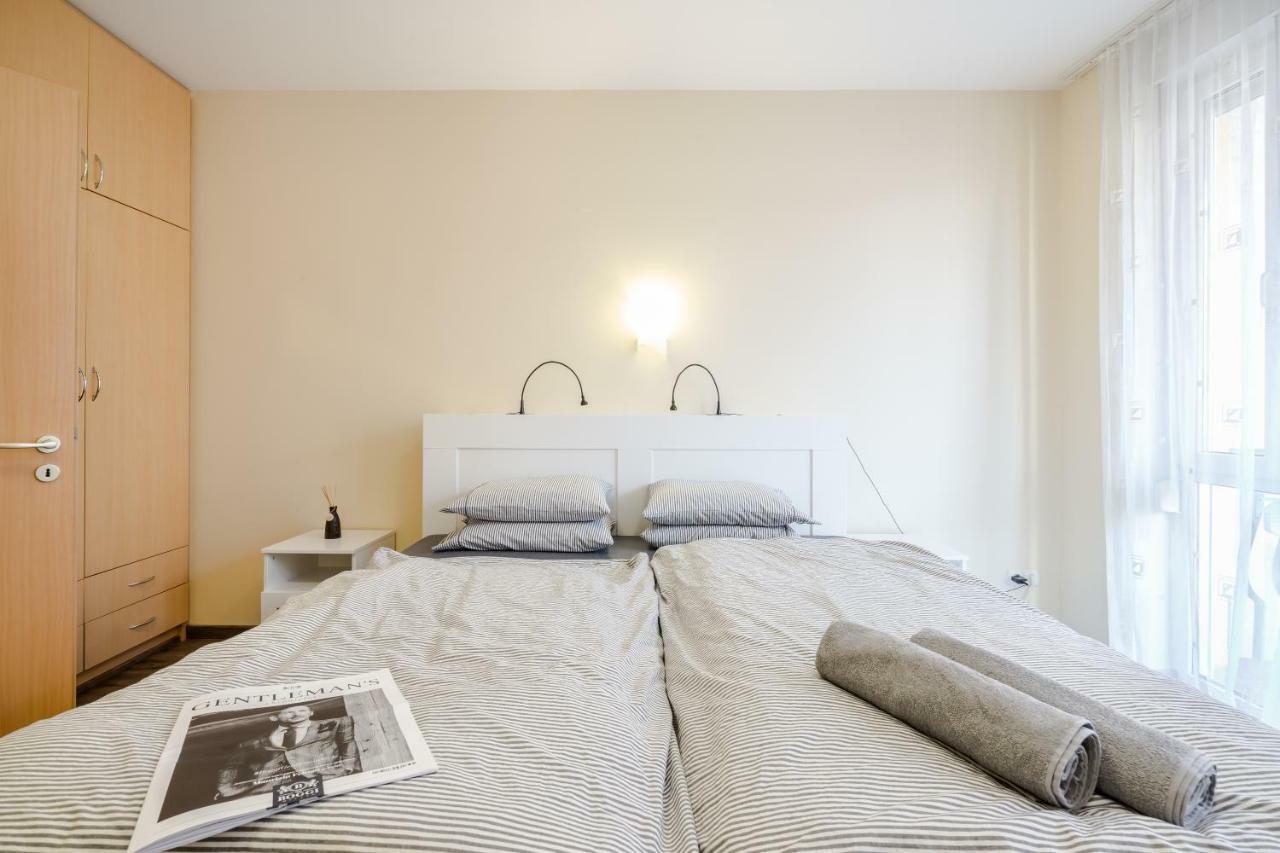Bpr Vivid Downtown Vibe With Balcony Apartment Budapest Bagian luar foto